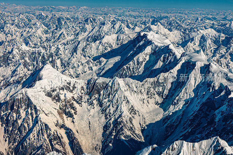 从空中俯瞰Ultar Sar，巴图拉Sar，巴基斯坦，喀喇昆仑，中亚